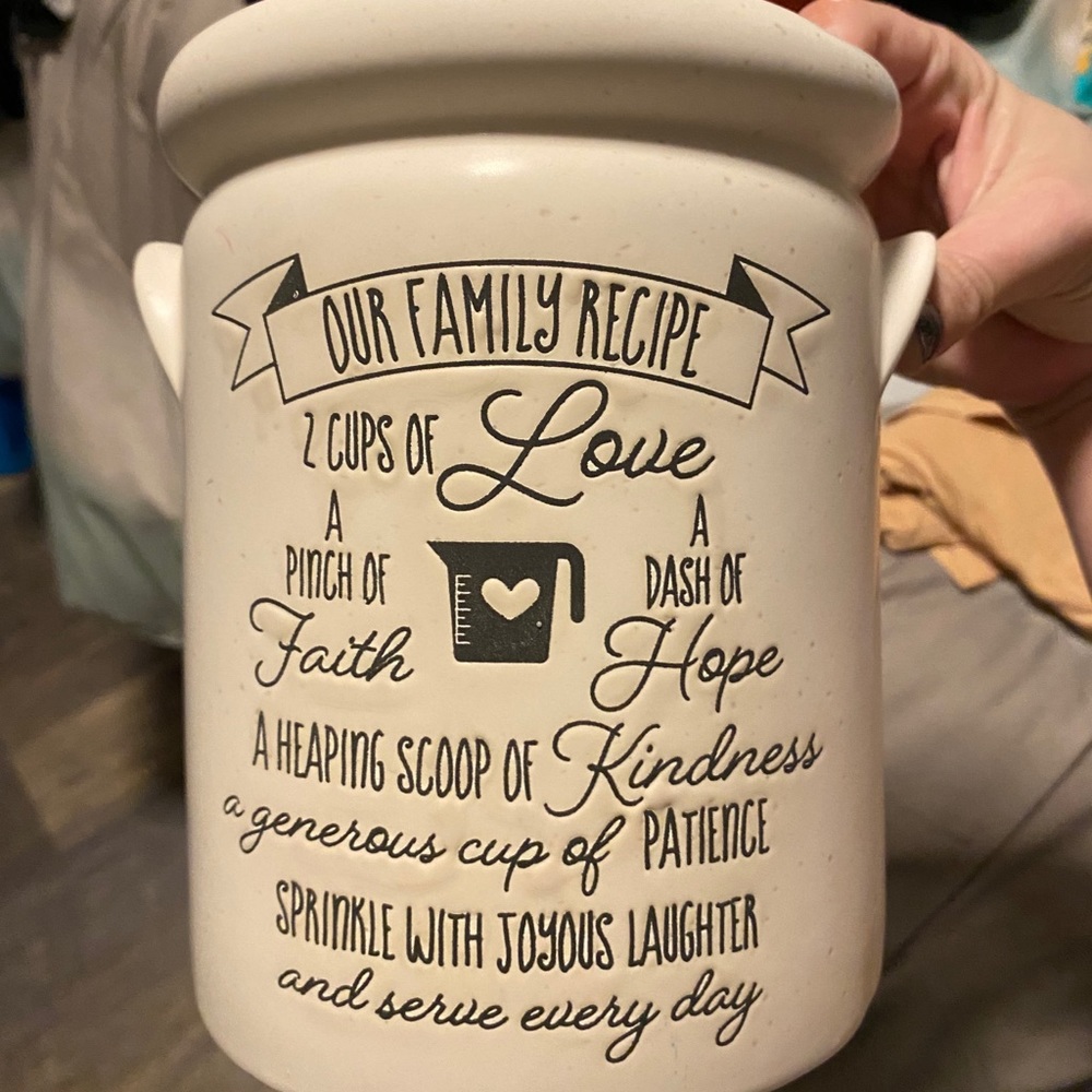 Family utensil holder